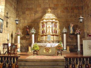 altar_de_la_iglesia_parroquial_de_santa_lucia-_guane-_colombia