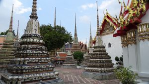 stupas-at-wat-po-1183174_1280